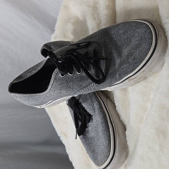 Vans Shoes - Vans Gray Low Tops Size 9.5